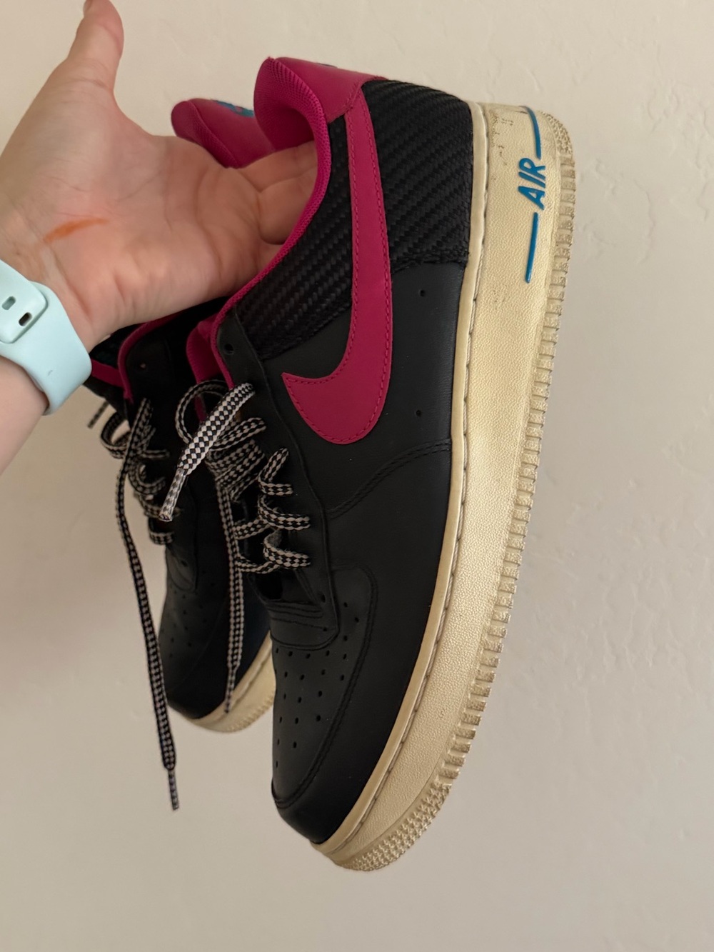 Nike Women’s Black and Fuchsia Low-Top Sneakers 8.5(Men’s)